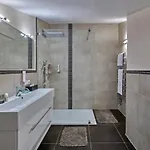 غولدنر غريف 4*