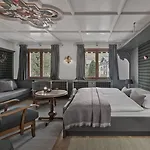 Goldener Greif Hotel 4*