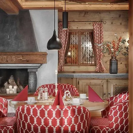 Goldener Greif Hotel 4*