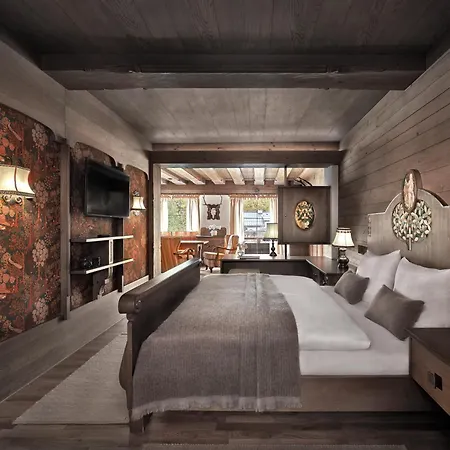 Goldener Greif Hotel 4*