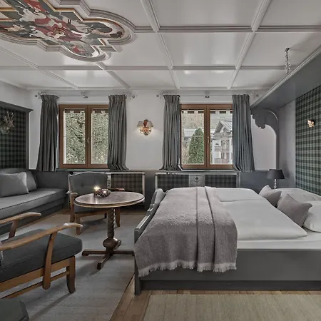 Goldener Greif Hotel 4*