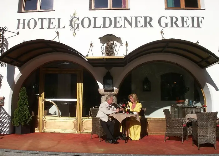 Goldener Greif Hotel 4*